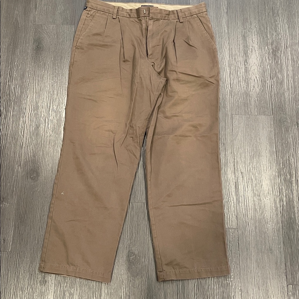 Dockers brown khakis 36 x 29 pleated relaxed fit
